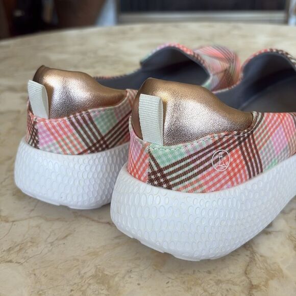 Lands End Womens Gatas Lightweight Comfort Slip On Shoes Pink Plaid Round Toe - Picture 8 of 11